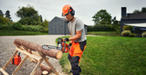 Husqvarna 445 II moottorisaha käytössä