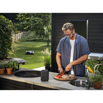 Husqvarna Automower 405XE Nera robottiruohonleikkuri rajalangattomalla teknologialla leikkuu