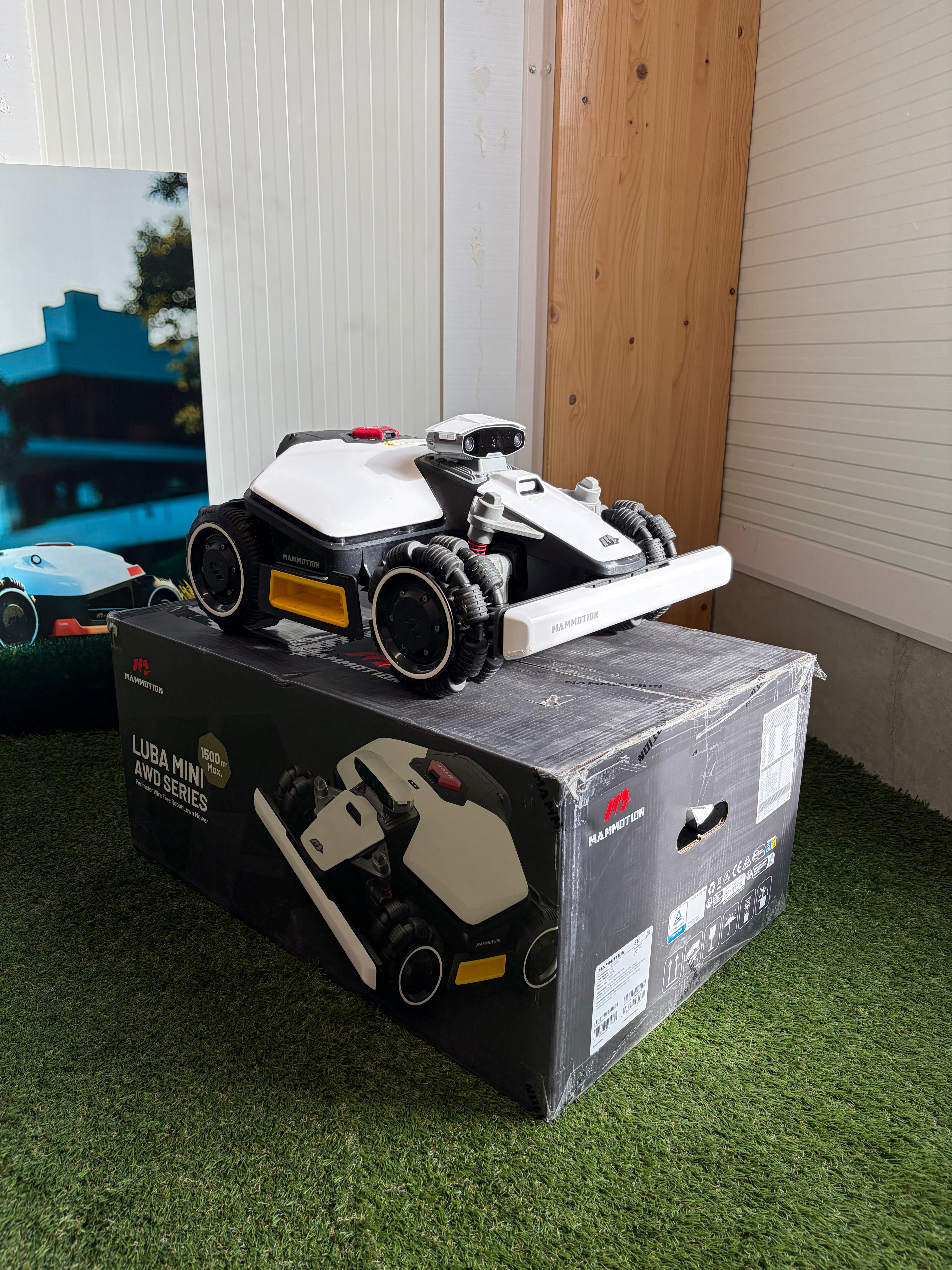 Mammotion Luba mini AWD 1500 robottiruohonleikkuri *OUTLET*